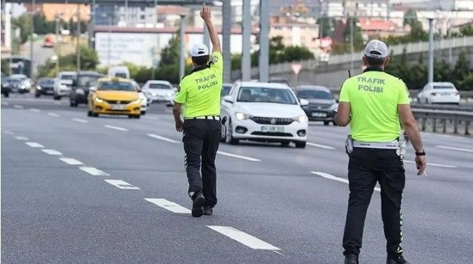 İstanbul’da bugün dikkat: Bu yollar trafiğe kapatıldı - Resim: 15