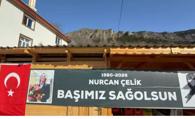 Kansere yenik düşen eski futbolcu toprağa verildi - Resim : 4