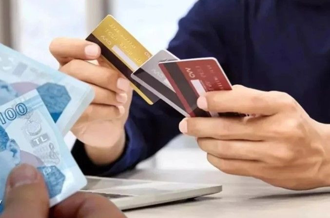 Kredi kartı kullananlara kötü haber: Bankaların aidatlara yaptığı zam dudak uçuklattı - Resim: 4
