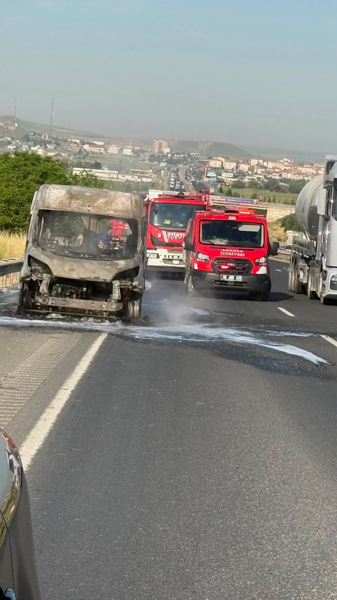 Ankara'da işçi servisi alev topuna döndü: 12 işçi ölümden döndü - Resim : 2