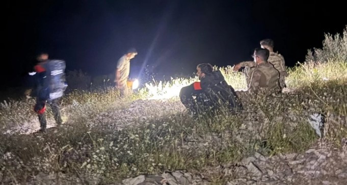 Şırnak'ta mahsur kalan 2 mühendis için gece yarısı nefes kesen kurtarma - Resim : 2