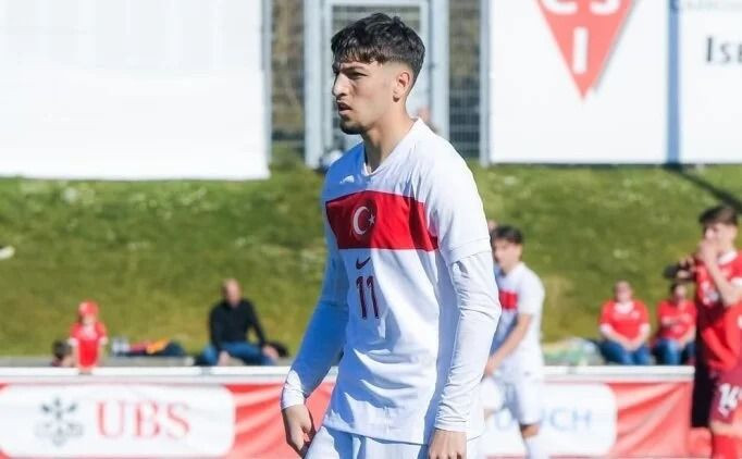 Galatasaray ve Fenerbahçe, milli futbolcu için transfer yarışında - Resim: 4