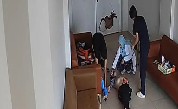 Konya'da yürekleri sızlatan Olay: Kanlar içinde bulundular: Etkinlik odasında kabus - Resim: 6