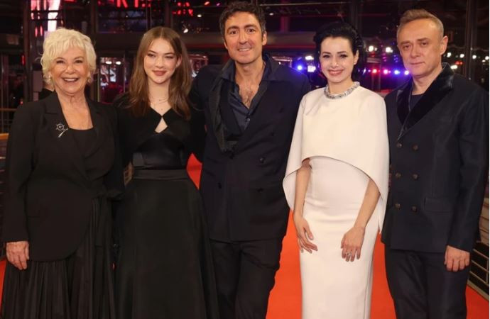 Berlinale&rsquo;de T&uuml;rkiye sorusu g&uuml;ndem yarattı: &Ouml;zg&uuml; Namal&rsquo;ın yanıtı dikkat &ccedil;ekti - Resim : 4