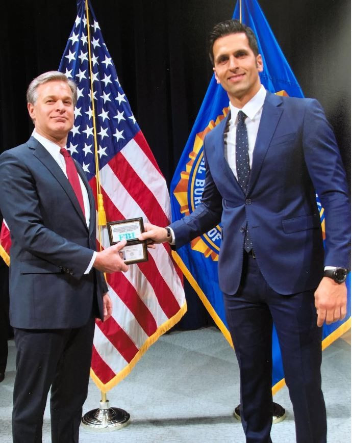 Ayrılık da Sevdaya Dahil’in Neslihan’ı Yasemin Kay Allen eski FBI Ajanı Erdal Kaya ile Las Vegas’ta sessiz sedasız evlendi: Gelinliği tam not aldı... - Resim: 10