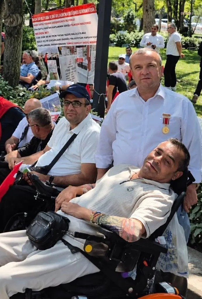 Bingöl katliamı gazisi Erdal Özdemir son yolculuğuna uğurlandı - Resim : 1