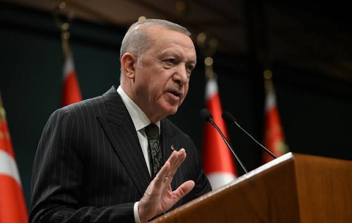 Emekliye seyyanen zam hamlesi: Erdoğan’dan seçim hazırlığı iddiası - Resim: 1