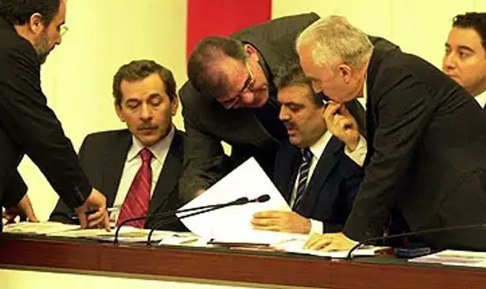 Abdullah Gül'den 1 Mart tezkeresi itirafı: Ecevit uyardı, Putin aradı - Resim : 1