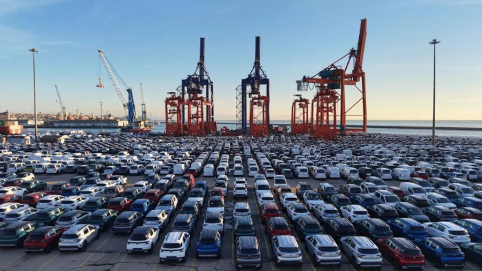 Otomobil piyasası sil baştan... Binlercesi Haydarpaşa'ya indi - Resim : 3