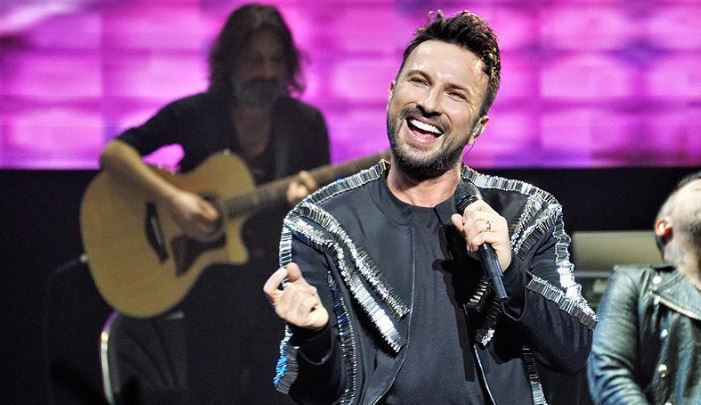 Demet Akbağ'dan Tarkan'a kuliste s&uuml;rpriz: "Hasret giderdik" - Resim : 1