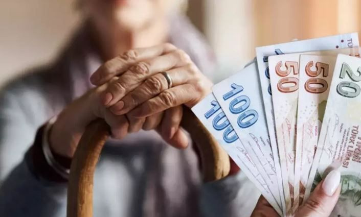 Anayasa Mahkemesi, emekli zammı davasında kritik karar aldı: Seyyanen zammın yolu açıldı - Resim: 9