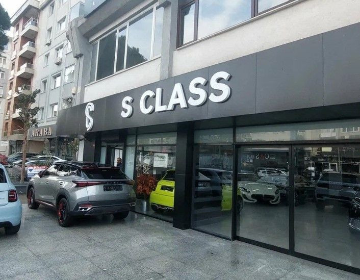 Lüks otomotiv devi iflas etti: S CLASS'tan Reynmen ve ünlüler dünyasını sallayan 11 milyar TL'lik vurgun - Resim: 1