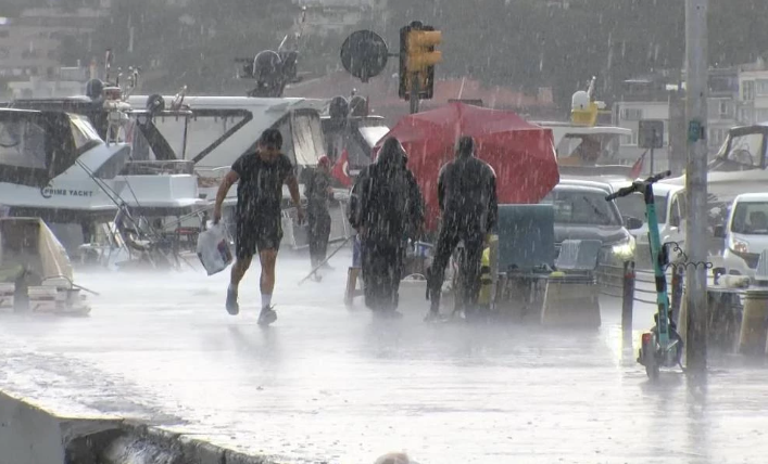 Meteoroloji il il uyardı: 30 ilde gök gürültülü sağanak yağış - Resim: 1