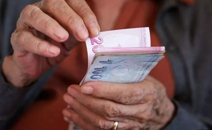 Anayasa Mahkemesi, emekli zammı davasında kritik karar aldı: Seyyanen zammın yolu açıldı - Resim: 10