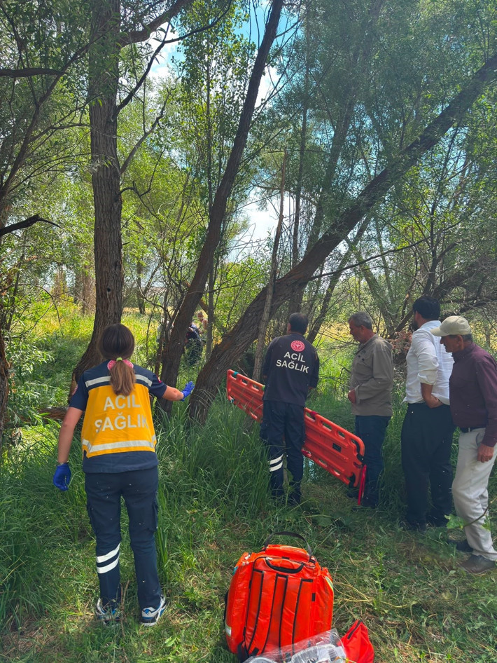 Arkadaşlarının gözü önünde can verdi: Bir anda sulara kapıldı - Resim : 1