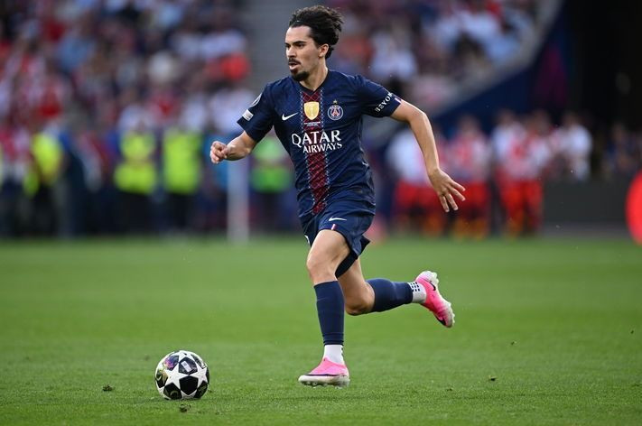 Dünyanın en iyi 30 futbolcusu açıklandı: Messi ve Ronaldo'nun yeri gündem oldu - Resim: 27
