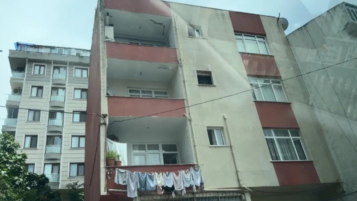 Aile binasından kilolarca uyuşturucu çıktı: 'Peçeteye sarıp yutuyoruz' - Resim : 3