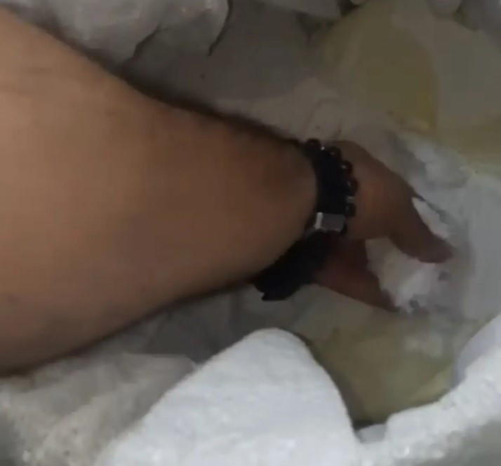 Aile binasından kilolarca uyuşturucu çıktı: 'Peçeteye sarıp yutuyoruz' - Resim : 2