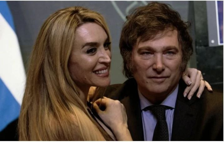 Arjantin Devlet Başkanı şarkı söyledi ülke karıştı - Resim: 1