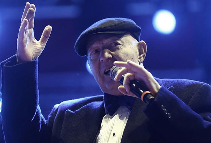 ‘Yemin Ettim’den ‘Odalarda Işıksızım’a: Kayahan’ın unutulmaz mirası - Resim : 20