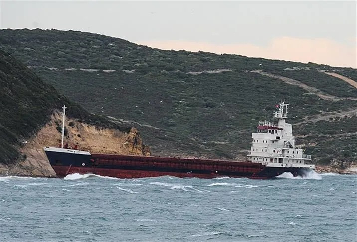 Çanakkale Boğazı'nda yük gemisi karaya oturdu, gemi trafiği durduruldu - Resim : 1