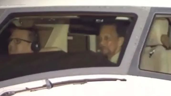 Böyle şatafat görülmedi: Milyarder Sultan altın kaplama uçağıyla şov yaptı - Resim: 3
