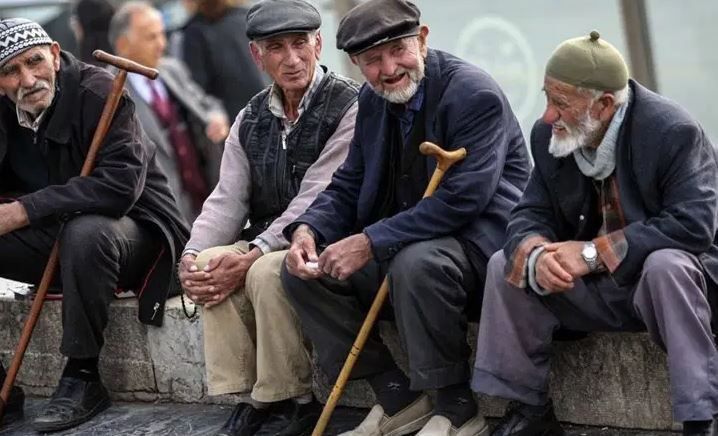 Anayasa Mahkemesi, emekli zammı davasında kritik karar aldı: Seyyanen zammın yolu açıldı - Resim: 4