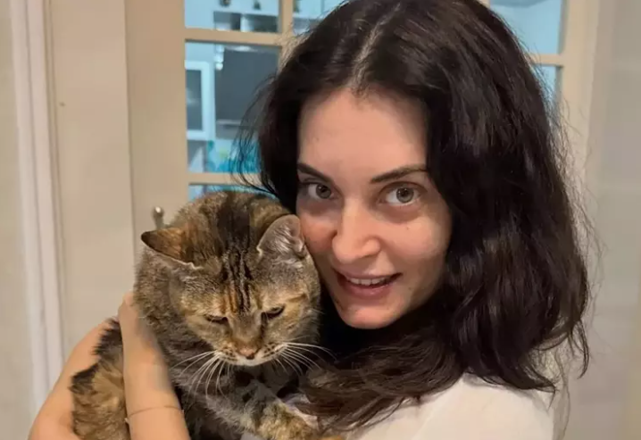 Ünlü oyuncu Aslıhan Gürbüz 43 yaşında: Kedisi Mino ile kutladı - Resim: 6