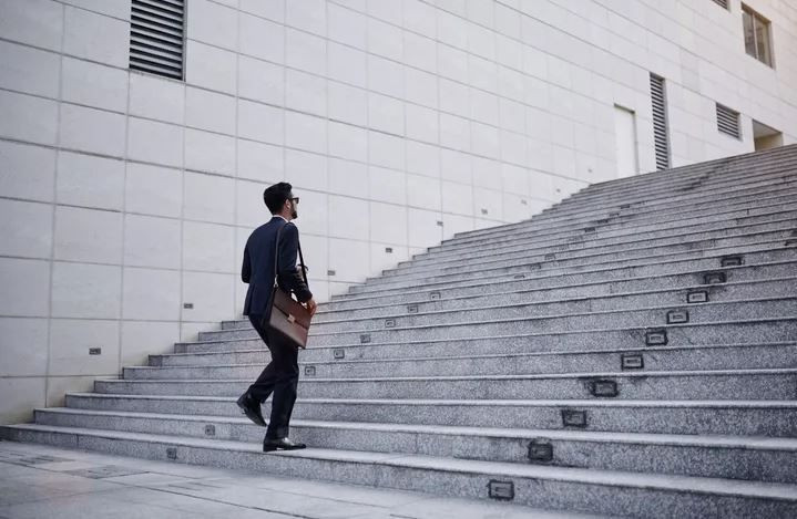 Uzmanlar uyarıyor: Bir kat merdiven sonrası soluksuz kalıyorsanız dikkat - Resim: 1