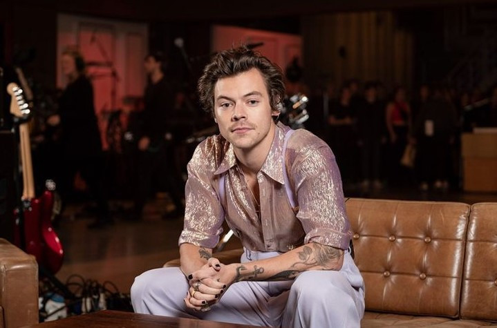 Harry Styles 4 yıl sonra geri döndü: Yeni albümünü yayınlandı - Resim : 2