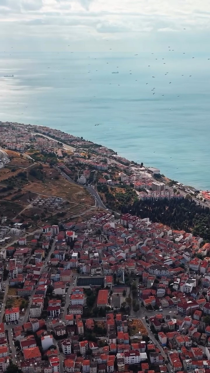 Göç yolunda eşsiz kareler: Tekirdağ üzerinde anbean görüntülendi - Resim : 2
