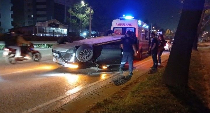 Bursa’da gece yarısı kaza: Çarpışan otomobillerden biri takla attı - Resim: 6
