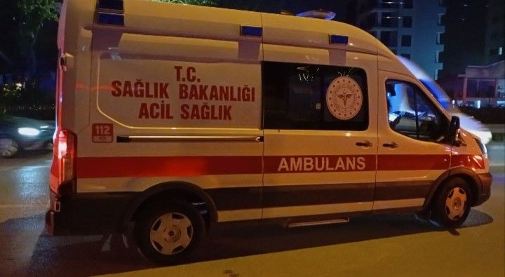 Bursa’da gece yarısı kaza: Çarpışan otomobillerden biri takla attı - Resim: 4