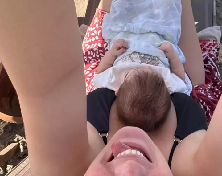 8 ay önce anne olmuştu: Gizem Karaca kızının yüzünü ilk kez paylaştı - Resim: 7