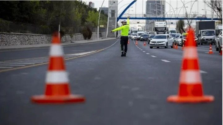 İstanbul’da bugün dikkat: Bu yollar trafiğe kapatıldı - Resim: 10