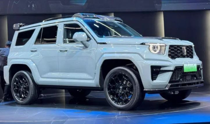 Tank görünümünde: Süper otomobil yolda - Resim: 5