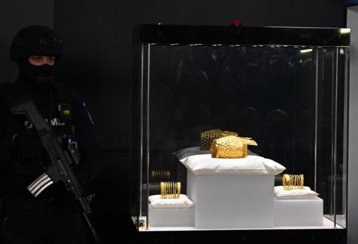 Dakya hazinesi yeniden gün yüzünde: Kayıp hazine Bükreş'te sergilendi - Resim: 3