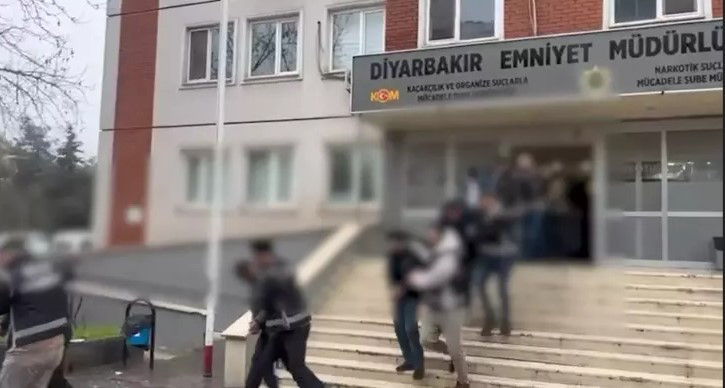 Diyarbakır’da suç örgütüne operasyon: 10 tutuklama - Resim : 1