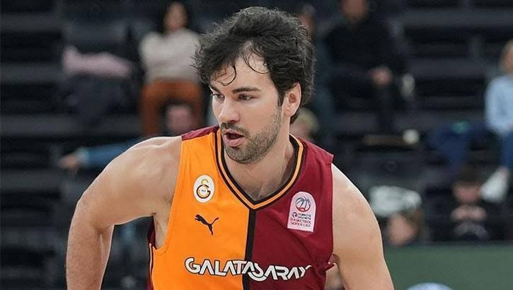 Galatasaray Buğrahan Tuncer'in sözleşmesini uzattı - Resim : 1