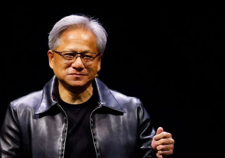 Jensen Huang’ın ikonik deri ceketi rekor fiyata satıldı: Yapay zeka çağının sembolü oldu - Resim : 1