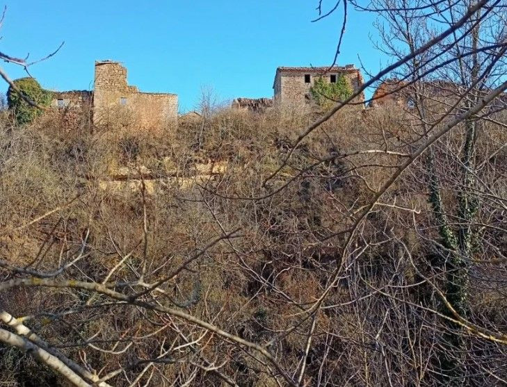 50 yıldır kimsenin yaşamadığı köy satıldı: Değeri dudak uçuklattı - Resim: 8