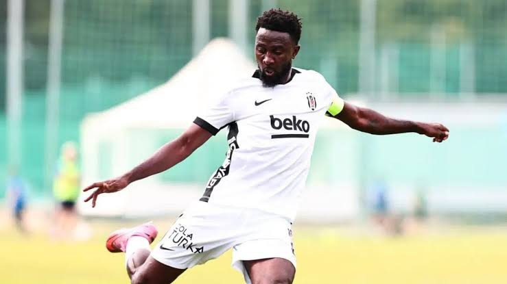 Beşiktaşta Wilfred Ndidi'nin ayak bileğinde yaralanma tespit edildi - Resim : 1