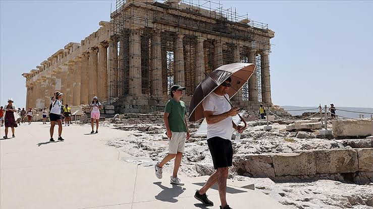 Yunanistan alarma geçti: Hava sıcaklığı 43 dereceye fırlayacak - Resim : 1