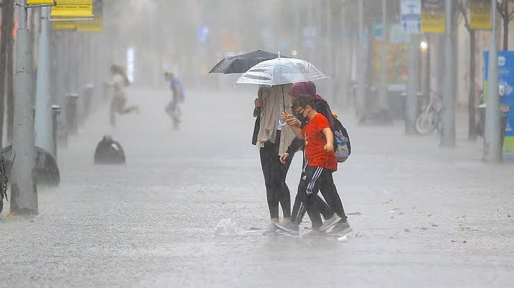 Meteoroloji o şehir için uyardı: Yazın ortasında kış yaşanacak, durmadan yağacak - Resim : 1