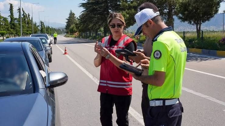 Milyonlarca sürücüye ağır ceza yolda: 81 ilde polisler bagajları tek tek açıyor - Resim: 7