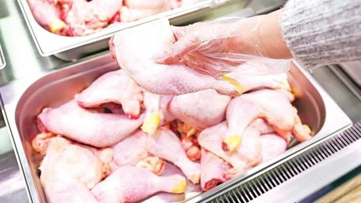 Marketlerdeki tavukların renkleri neden farklı? Nedeni belli oldu - Resim: 5