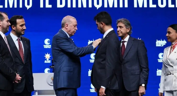 AK Parti'ye geçen Eren Ali Bingöl'ün iddialarına İBB’den yanıt - Resim : 5
