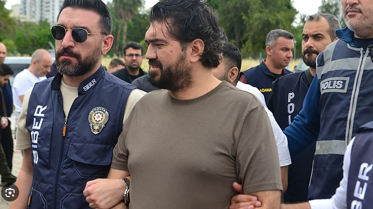 Rasim Ozan Kütahyalı'nın eşinden iddialara zehir zemberek sözler: Sıra size de gelecek - Resim: 3