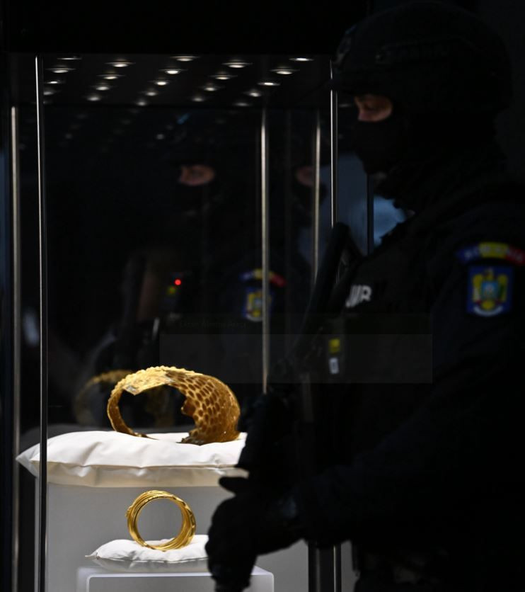 Dakya hazinesi yeniden gün yüzünde: Kayıp hazine Bükreş'te sergilendi - Resim: 4