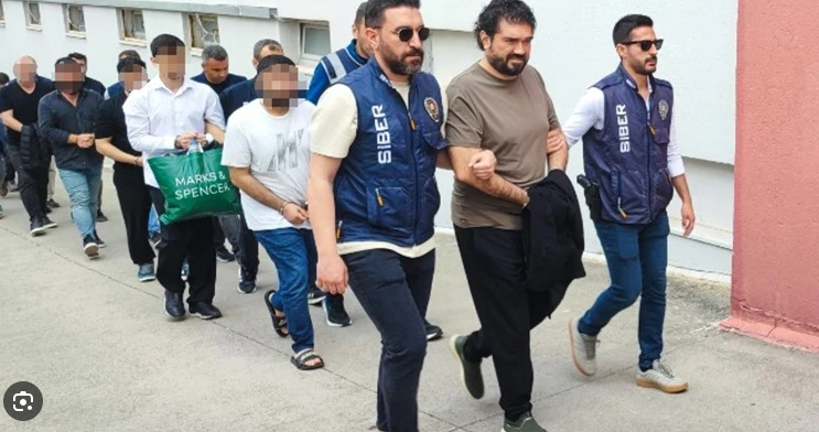 Rasim Ozan Kütahyalı'nın eşinden iddialara zehir zemberek sözler: Sıra size de gelecek - Resim: 5